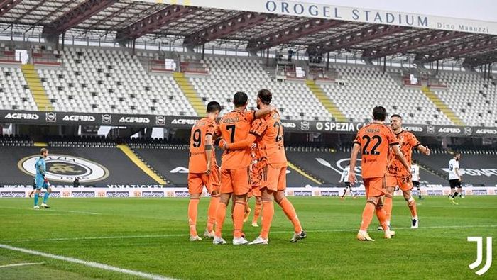 Ronaldo lập cú đúp trong chiến thắng 4-1 của Juve trước Spezia