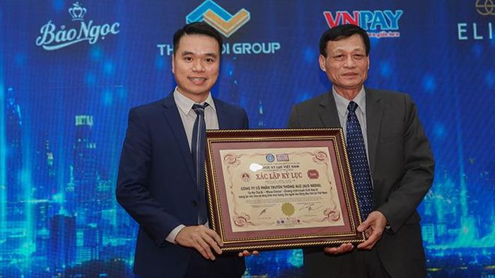 "Cơ hội cho ai? - Whose chance?: Chương trình đầu tiên và duy nhất trên truyền hình mang lại việc làm và công khai mức lương cho người lao động"