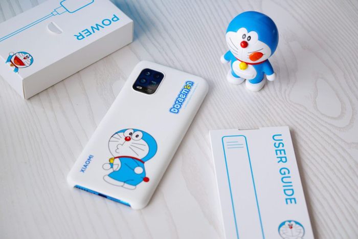 Hiện tại người dùng đã có thể đặt mua chiếc smartphone kỷ niệm đặc biệt này trên các nền tảng thương mại điện tử tại Trung Quốc với mức giá 2799 tệ, tương đương khoảng 9.5 triệu đồng.