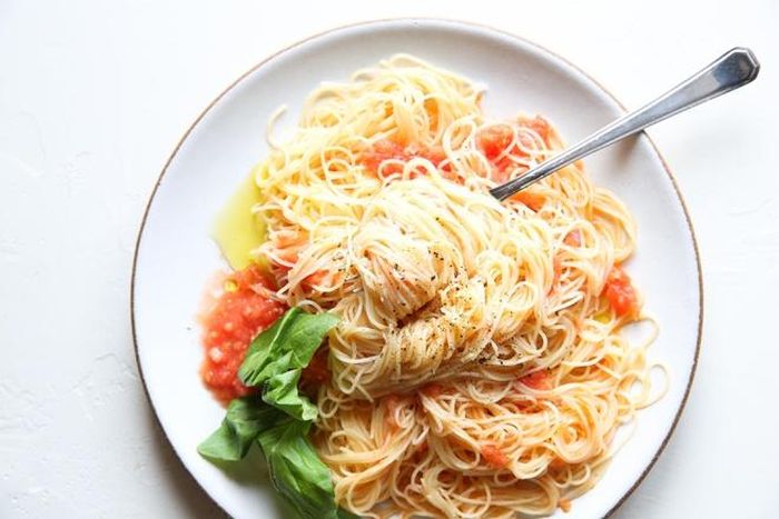  Món mì tóc thiên thần là sở trường của chính trị gia. Ảnh: Delish. 