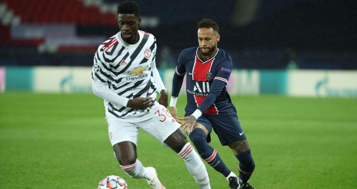 Tuanzebe (trái) sẽ được phát triển hơn nữa nếu được Pochettino chỉ dạy
