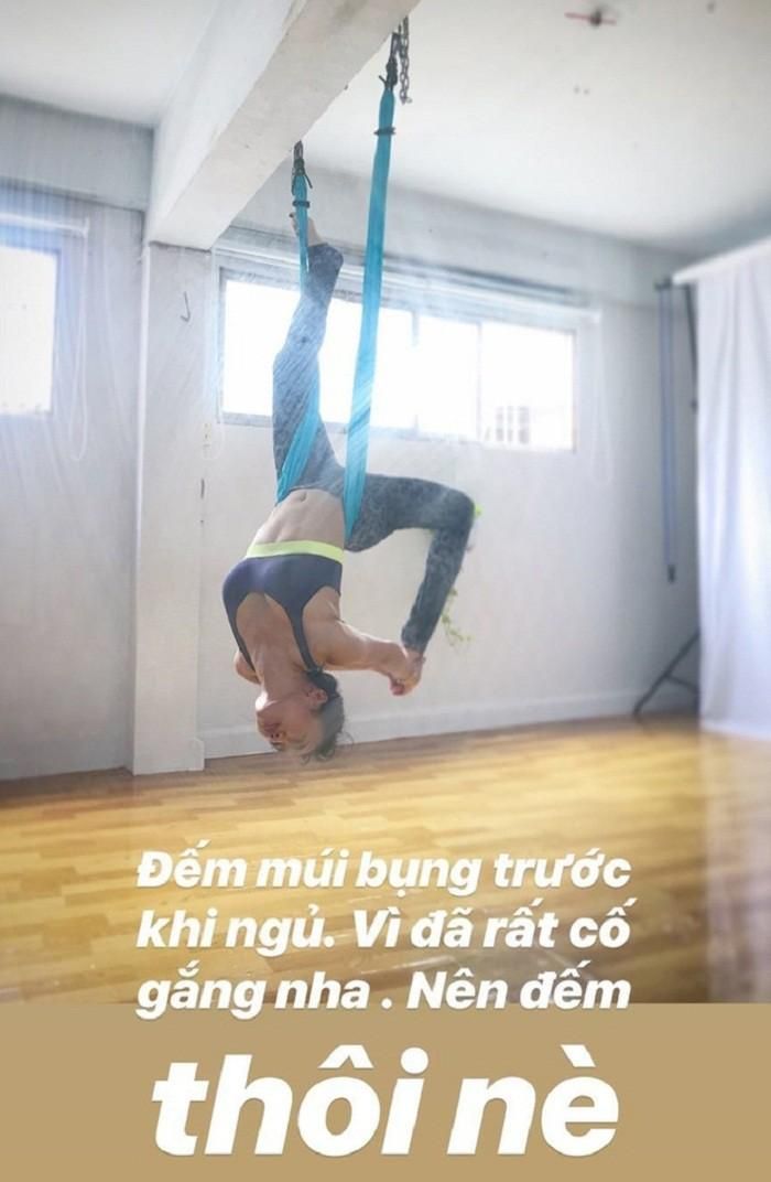 Nữ diễn viên Diệu Nhi cũng tốn không ít thời gian, công sức để có thể thực hiện những động tác yoga phức tạp, đòi hỏi sự dẻo dai của các khớp xương và cơ bắp. Ảnh: Internet.
