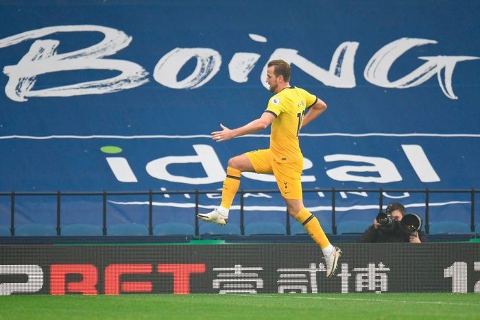 Harry Kane ghi bàn cho Spurs