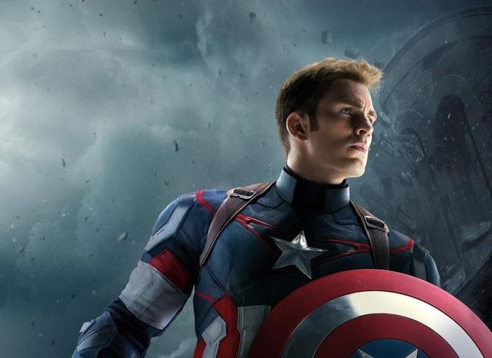  Theo nhiều thông tin, Chris Evans không cần casting để nhận vai Đội trưởng Mỹ. Tuy nhiên, nam diễn viên từng ba lần từ chối vai diễn vì sợ "quá nổi tiếng", cuộc sống riêng tư bị ảnh hưởng. Chính "Người Sắt" Robert Downey Jr. thuyết phục đàn em với lý do "cậu sẽ được mời đóng bất cứ phim nào nếu nhận vai Captain America". Cuối cùng, ngôi sao 39 tuổi thừa nhận tham gia vào MCU là quyết định sáng suốt nhất mà anh từng đưa ra. 