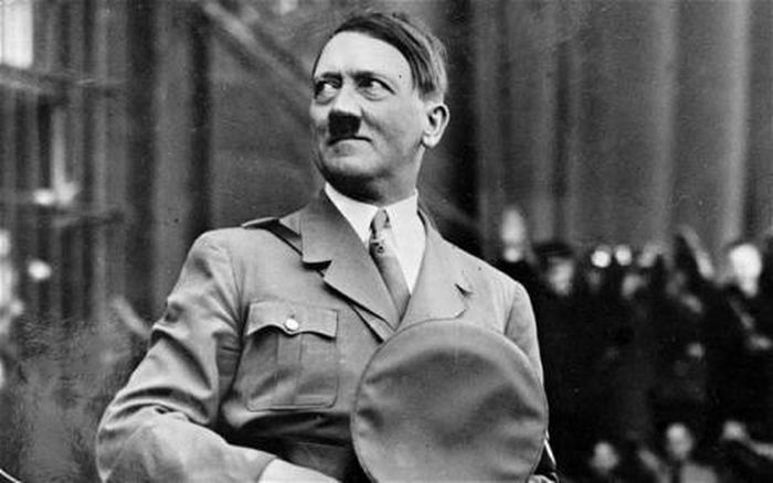 Hậu quả là khoảng 6 triệu người Do Thái bị chính quyền Hitler tàn sát. Cùng với đó là hàng triệu người Do Thái ở nhiều nước châu Âu bị lính Đức quốc xã đưa tới các trại tập trung hoặc trại lao động khổ sai. Tại đó, người Do Thái bị tra tấn, đánh đập, bóc lột sức lao động khiến nhiều nạn nhân chết vì bệnh tật, đói khát.