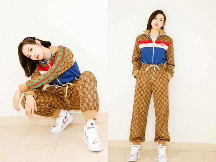 Dù mặc cả cây Gucci đắt đỏ, Tống Thiến vẫn bị nhận xét không toát lên được sự sang chảnh. Cách cắm thùng áo khoác vào quần chun khiến bộ trang phục kém thời thượng. Ảnh: Gucci.