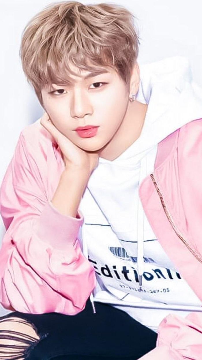 ... và đồng nghiệp Kang Daniel kết thúc mối tình đã khiến K-biz chấn động
