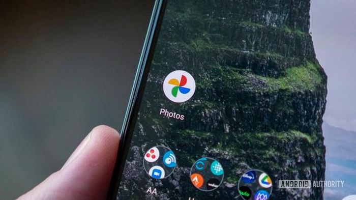  Khả năng lưu ảnh nén không giới hạn dung lượng là điểm mạnh của Google Photos. Ảnh: Android Authority. 