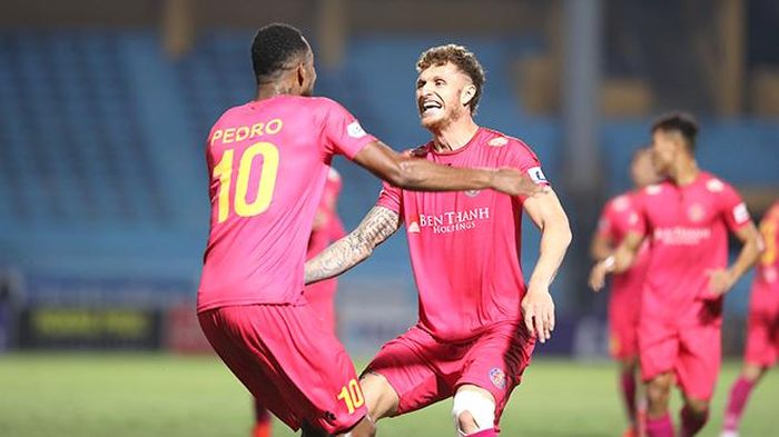 Sài Gòn FC chia tay hàng loạt cầu thủ, mới nhất là Geovane (phải)
