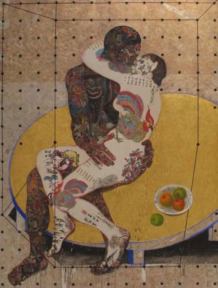 “Nụ hôn vĩnh cửu” với chất liệu tranh Đông Hồ, Kim Hoàng, Hàng Trống, vàng lá, bạc lá trên canvas. 