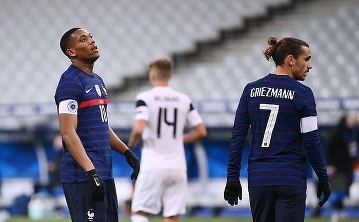 Martial, Griezmann được vào sân trong hiệp 2 nhưng chẳng thể giúp Pháp ngược dòng