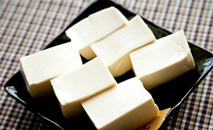 Cách phân biệt đậu phụ chứa thạch cao và đậu phụ sạch như thế nào là mối quan tâm của nhiều người. Ảnh minh họa