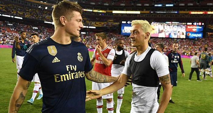 Kroos và Oezil có mối quan hệ bất ổn với nhau