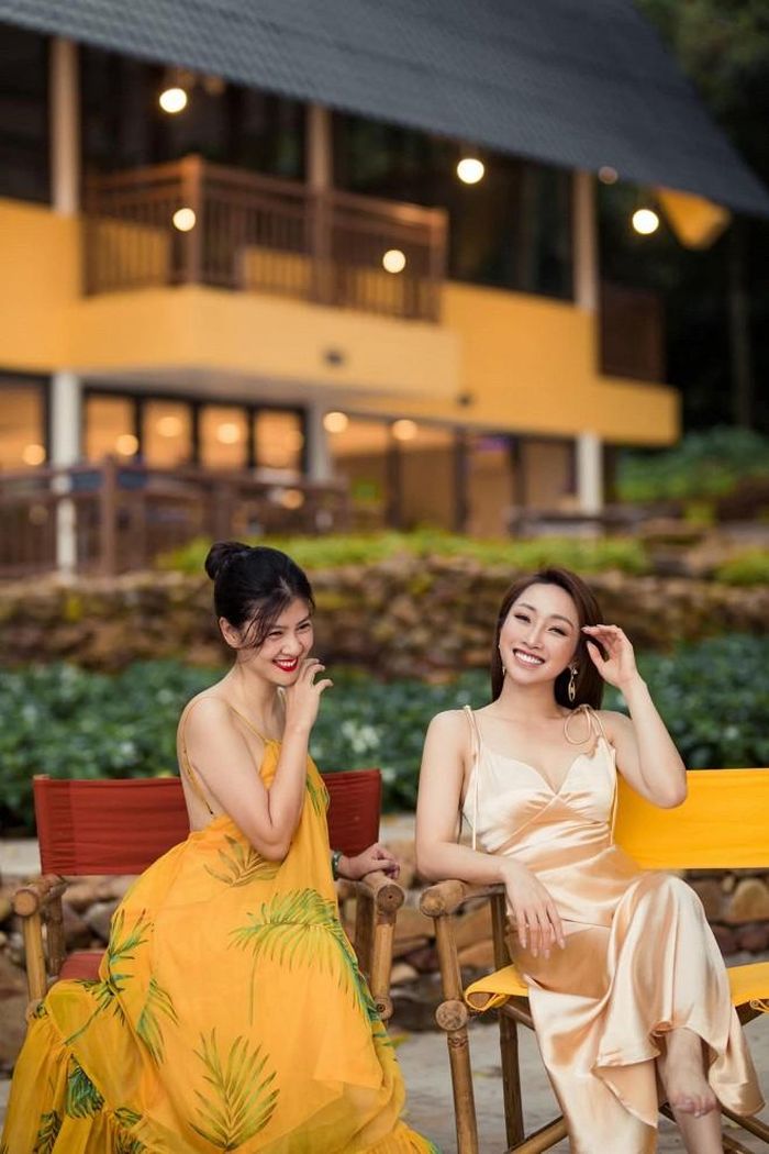 Kim Thư và bạn gái Chi Bảo.