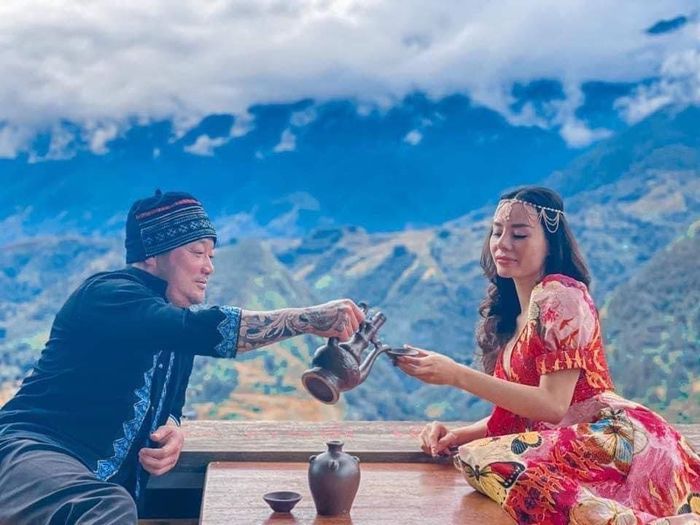 HLV Trương Việt Hoàng và vợ cũng đang du lịch Sapa