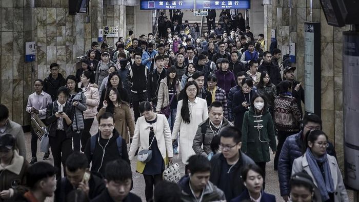  Tàu điện ngầm ở Trung Quốc vào giờ cao điểm. Ảnh: Bloomberg. 