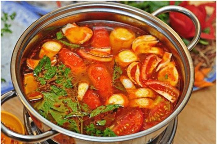 Nước lẩu thập cẩm (Ảnh: ChanhTuoi)