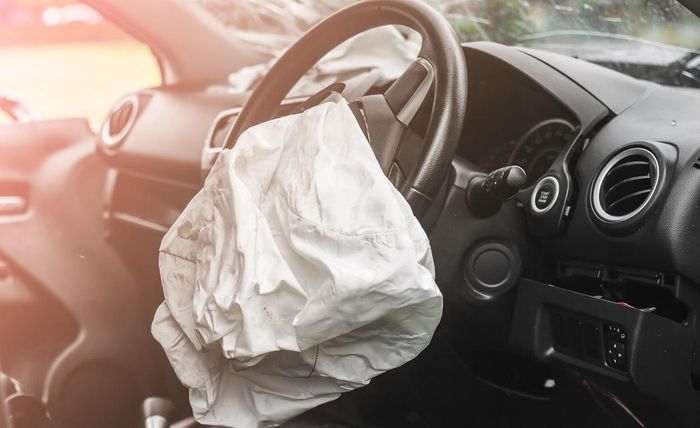 Túi khí khi kết hợp với dây an toàn, tạo nên khả năng bảo vệ tốt nhất