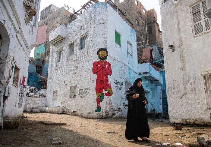 Không cần ngai vàng, Mohamed Salah vẫn được người dân Ai Cập ví như vị vua bóng đá của đất nước này. Ảnh chụp tại Cairo, Ai Cập.