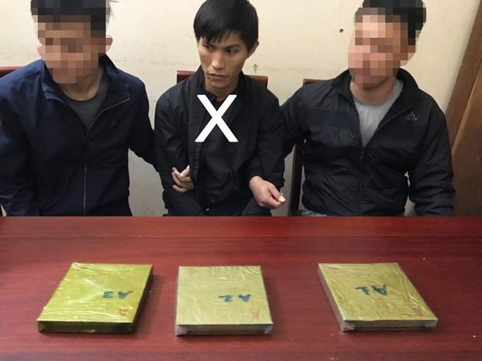 Lô Văn Hậu (X) và tang vật vụ án