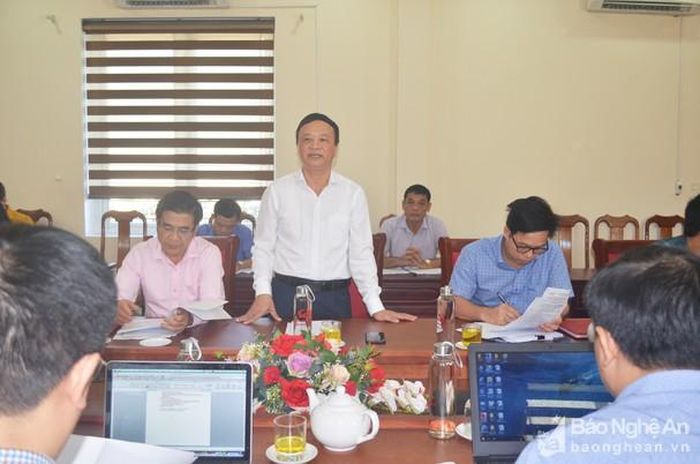 Bí thư Huyện ủy Tương Dương, ông Nguyễn Văn Hải kết luận tại cuộc họp. Ảnh: Nhật Lân