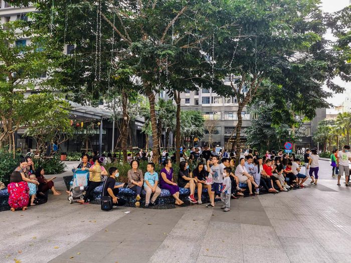 Vụ việc khiến hàng trăm người, trong đó có nhiều người già và trẻ nhỏ, phải chạy thoát thân thông qua lối cầu thang bộ. 