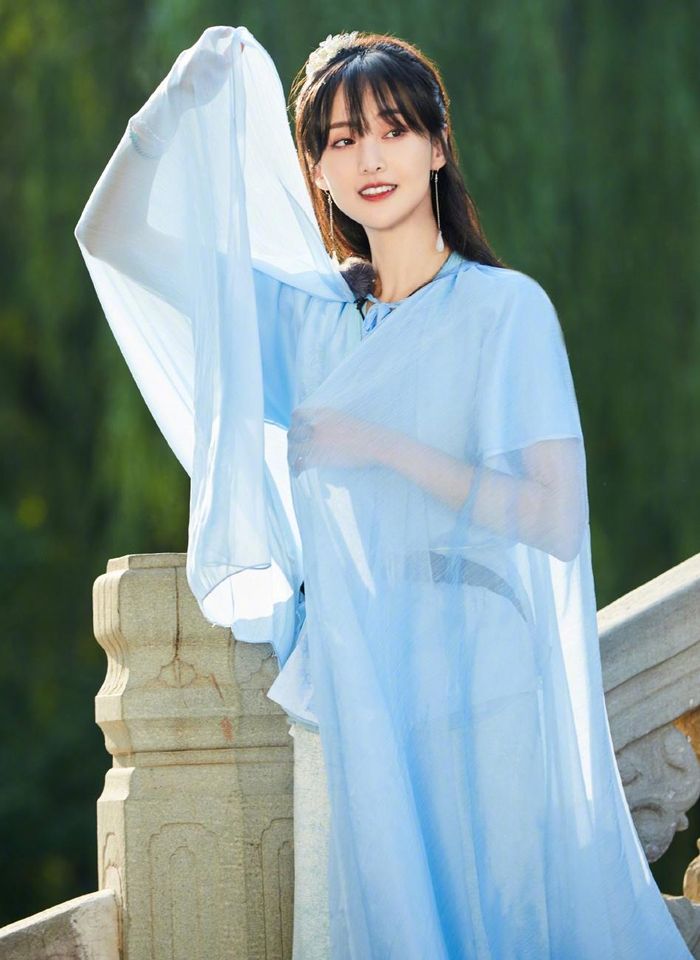 Trịnh Sảng hoàn toàn chuyển thành nghệ sĩ giải trí thay vì là diễn viên. Cô tham gia nhiều show truyền hình và livestream bán hàng.
