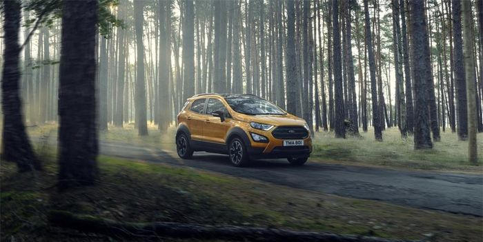 Tương tự EcoSport đời mới, mẫu SUV off-road này cũng loại bỏ bánh dự phòng ở đuôi xe. EcoSport Active có kích thước dài, rộng, cao lần lượt là 4.096 x 1.765 x 1.665 (mm), chiều dài cơ sở xe ở mức 2.520 mm.