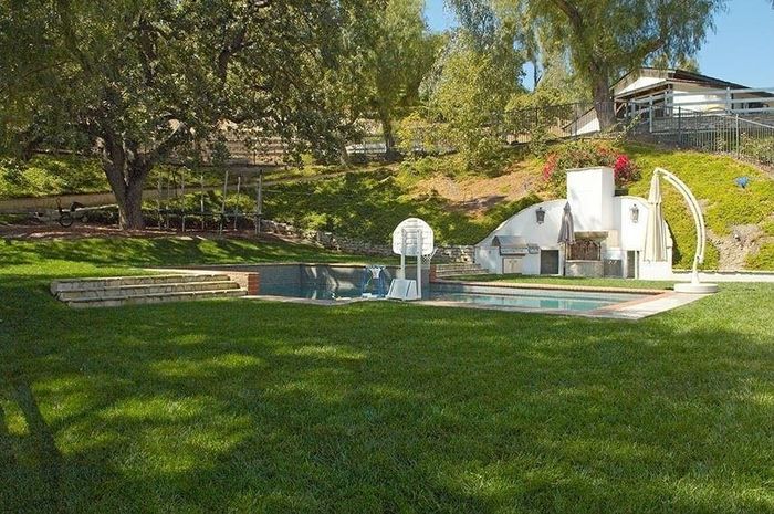 Năm 2018, cô bán trang trại này cũng với giá 5 triệu USD. Ảnh: Zillow. 