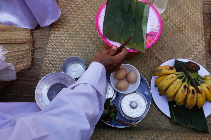 Chuẩn bị phần nghi lễ chính thức.