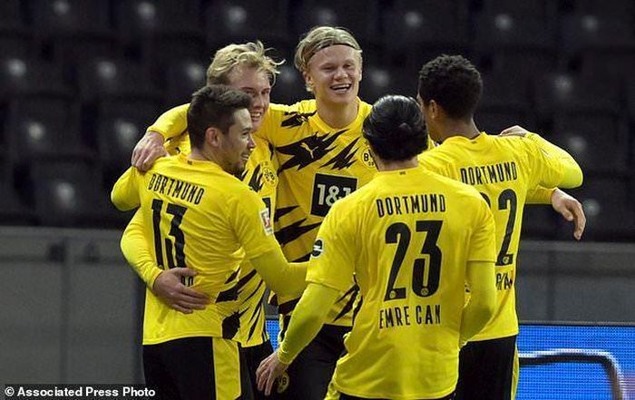  Dortmund có chiến thắng tưng bừng