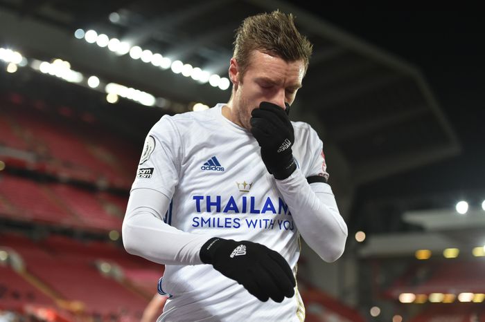  Leicester tạo ra một vài cơ hội nguy hiểm khi tập trung khoét vào hành lang có sự góp mặt của Milner. Tuy nhiên, các học trò của HLV Brendan Rodgers chưa tung ra được những pha dứt điểm hiểm hóc để có thể ghi bàn gỡ hòa. 