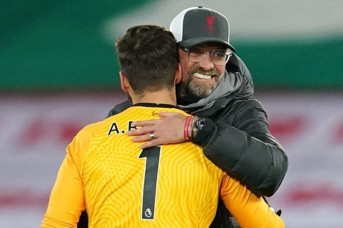  Kết quả này giúp Liverpool vươn lên vị trí thứ 2 trên bảng xếp hạng, với 20 điểm bằng đội dẫn đầu Tottenham Hotspur, nhưng kém về hiệu số. Ngày 26/11, thầy trò HLV Klopp sẽ chạm trán Atalanta tại Champions League trước khi đối đầu Brighton. 