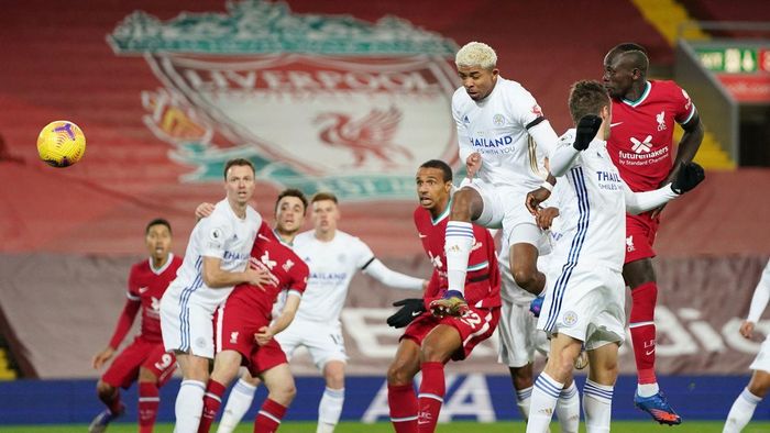 Liverpool ép sân liên tục