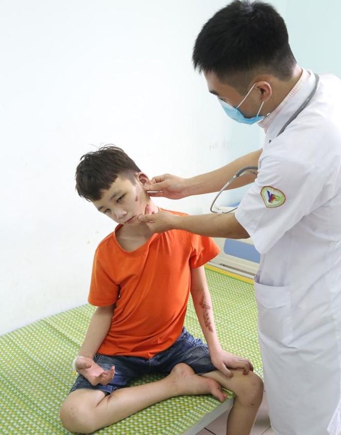 Giám định thương tật cho nạn nhân Trương Quang Duy. 