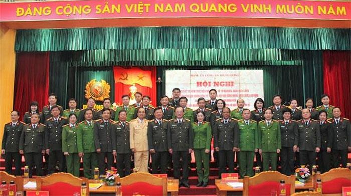 Thứ trưởng Nguyễn Văn Thành và các đại biểu tại Hội nghị.