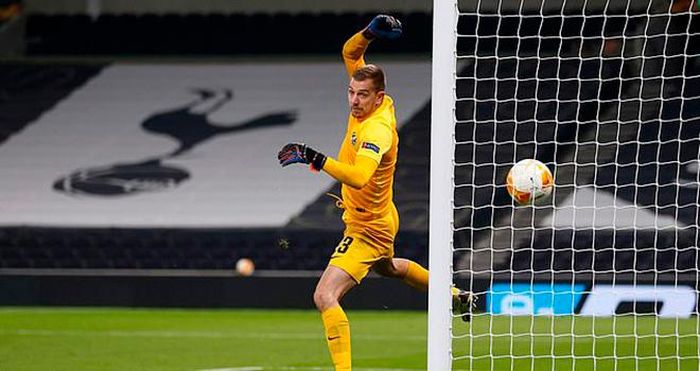 Bàn thắng có phần may mắn của Winks vào lưới Ludogorets