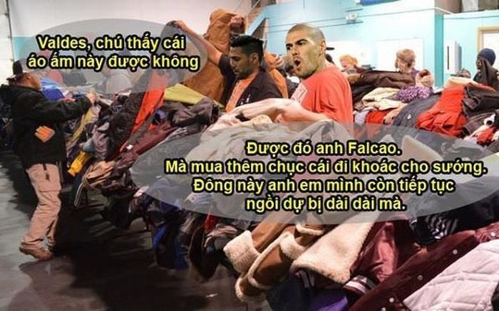 Dân mạng tranh thủ "đá đểu" cầu thủ.