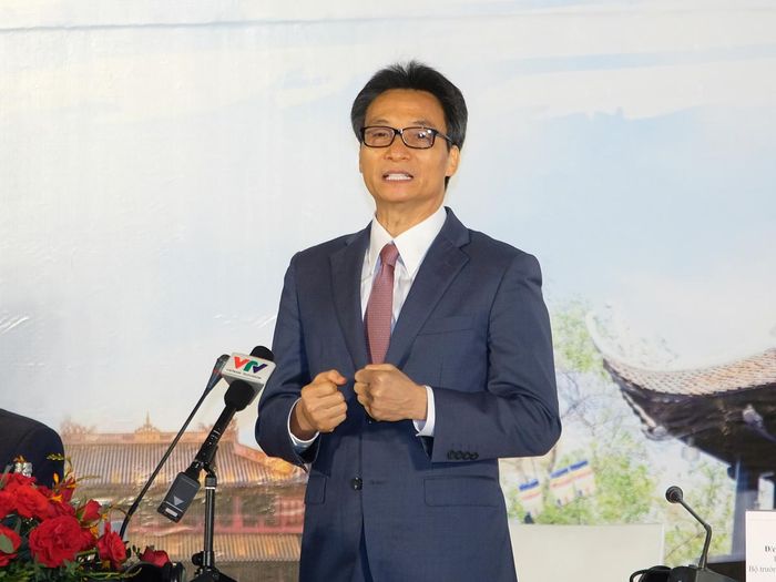 Phó Thủ tướng Vũ Đức Đam phát biểu chỉ đạo hội nghị.
