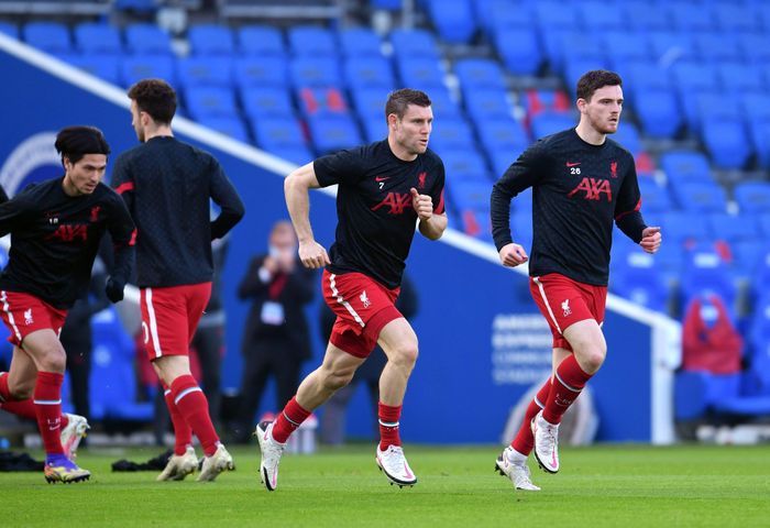 Cầu thủ Liverpool khởi động trước trận