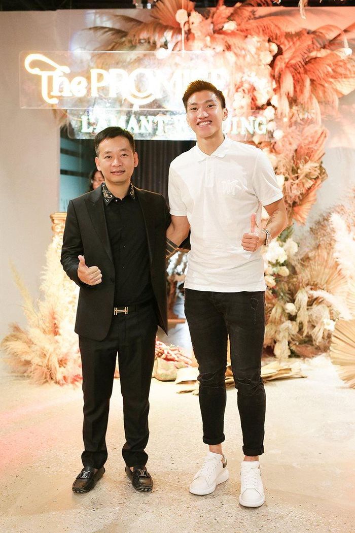 Ông Đoàn Anh Tuấn và Đoàn Văn Hậu