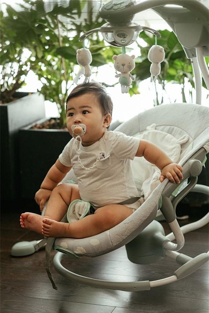 Cậu út Hippo nhận được sự chú ý với vẻ bụ bẫm, đáng yêu.