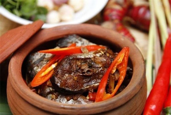 Cá kho làng Vũ Đại thơm ngon, bục xương (Ảnh minh họa)
