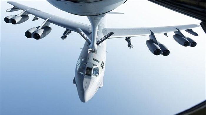  Giới quân sự Mỹ cho rằng, để hoàn thành gói nâng cấp mới cho "pháo đài bay" B-52H, số tiền Không quân Mỹ phải bỏ ra sẽ không hề nhỏ. Nhưng chi tiền nhiều không hẳn đã mang lại hiệu quả như mong muốn bởi chính giới quân sự Mỹ từng nhiều lần thừa nhận, B-52H đang mất dần lợi thế trước đối phương. 