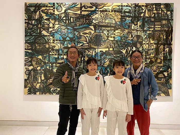 Cặp song sinh Hoàng Lê Dạ Thảo và Hoàng Lê Như Thảo là “fan cứng” của Le Brothers, nên sự kiện nào cũng có mặt