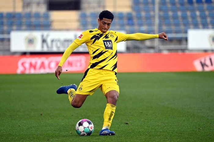 10. Jude Bellingham (Borussia Dortmund, giá trị hiện tại: 24,3 triệu bảng, tăng 22,05 triệu bảng).