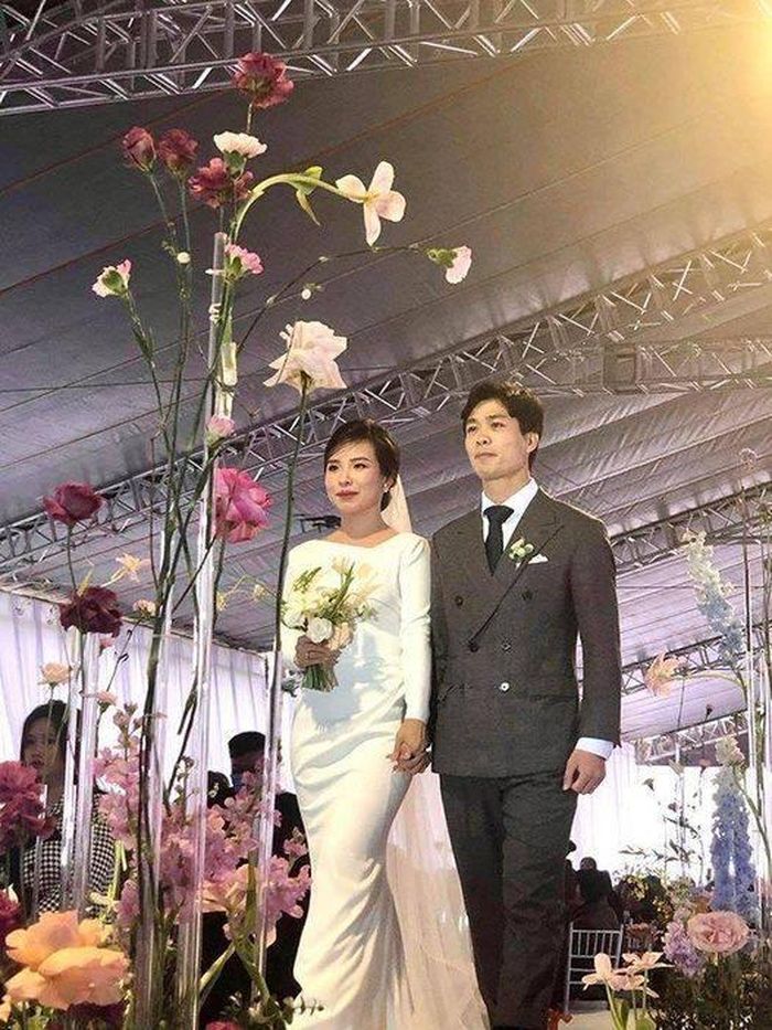 Công Phượng và Viên Minh trong lễ cưới tại Nghệ An hôm nay (3/12)
