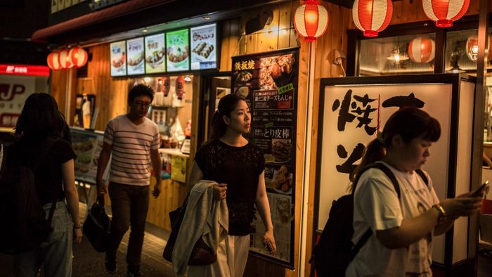  Số lượng người độc thân ở Nhật Bản tăng mạnh trong 3 thập kỷ qua. Ảnh: New York Times. 