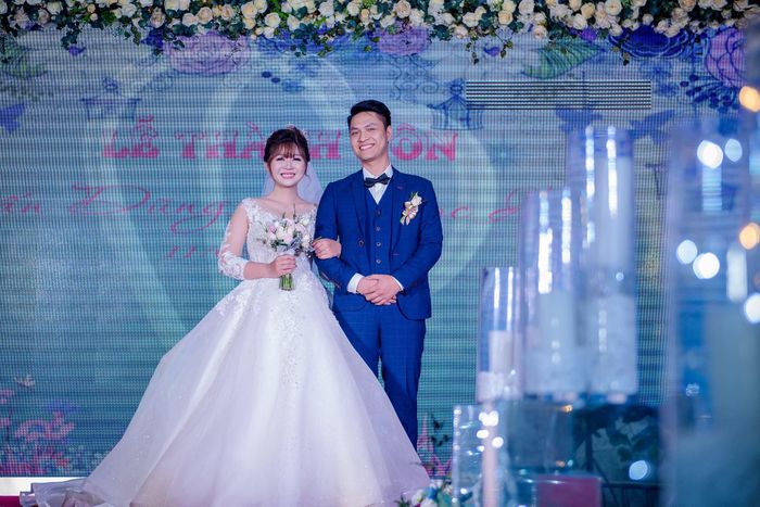 Tiến trong "Lửa ấm" kết hôn với bà xã diễn viên vào năm 2018.
