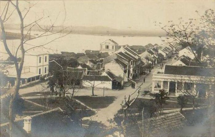 Khu vực trung tâm thị trấn Phả Lại xưa với nhiều ngôi nhà kiểu Tây.